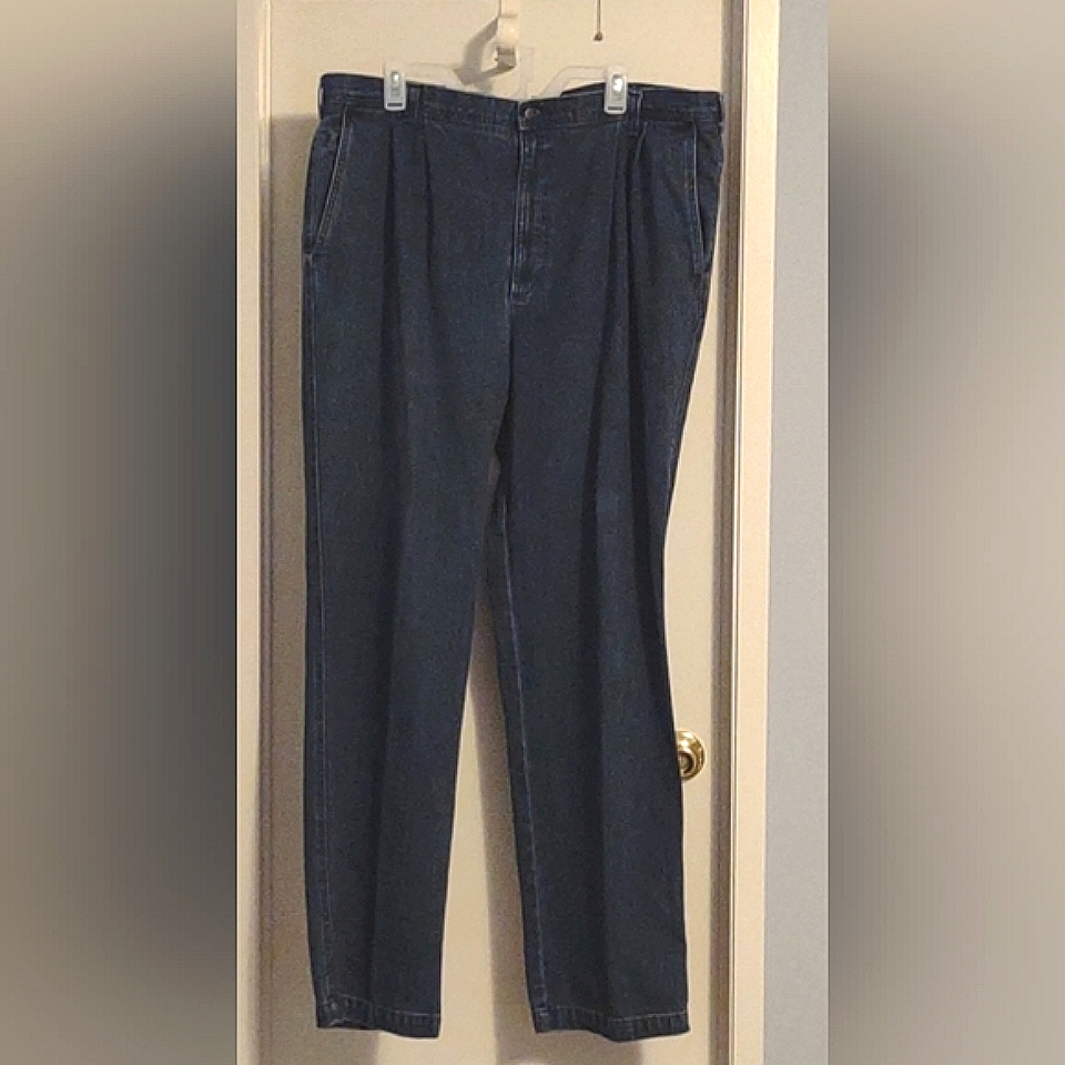 Dockers Men's Jeans Blue Pleated Classic Fit Waist 42 Inseam 35"